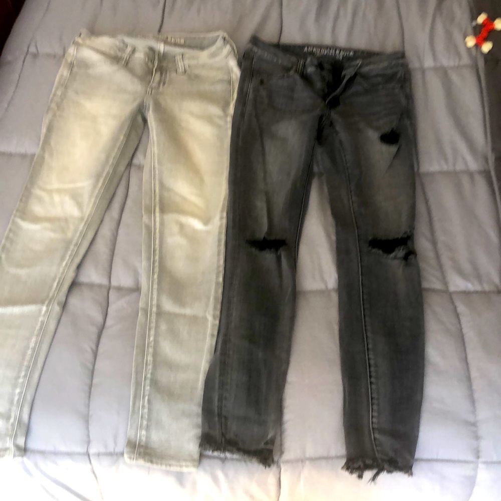 2 pairs American Eagle stretch jeggings